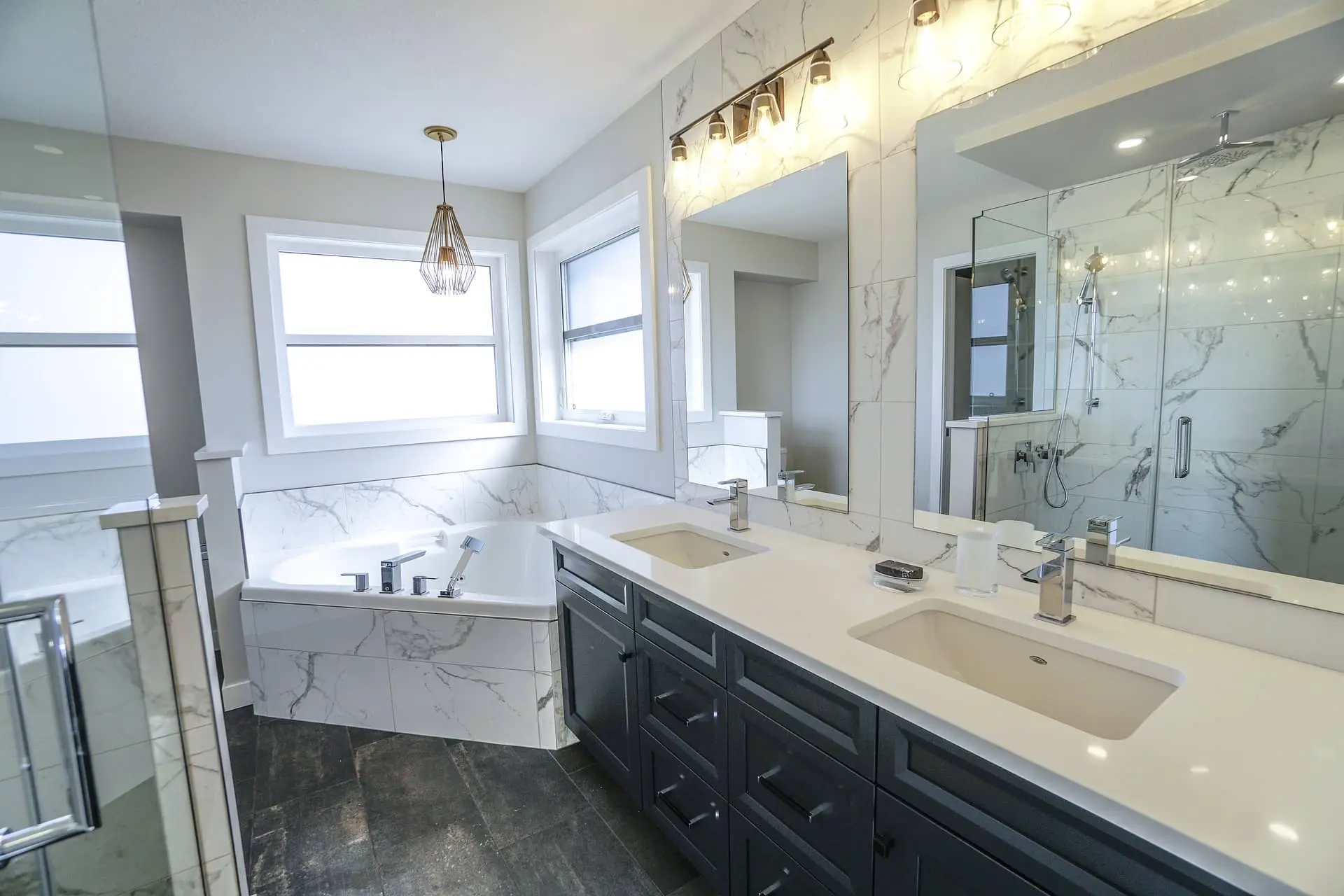 bathroom-g474a7354a_1920
